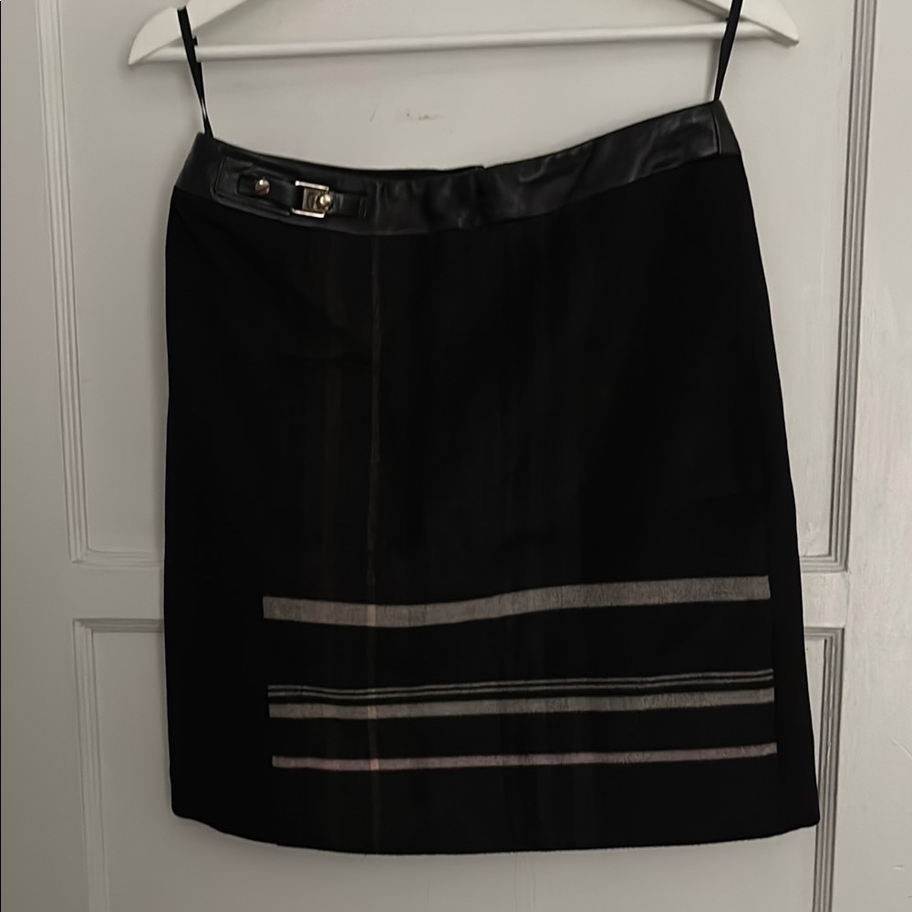 White House Black Market
Black skirt Size 4